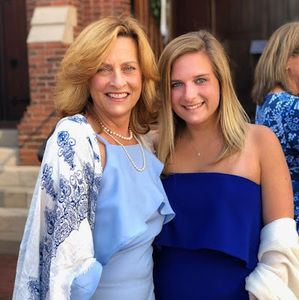 Meet your Posher, Claire